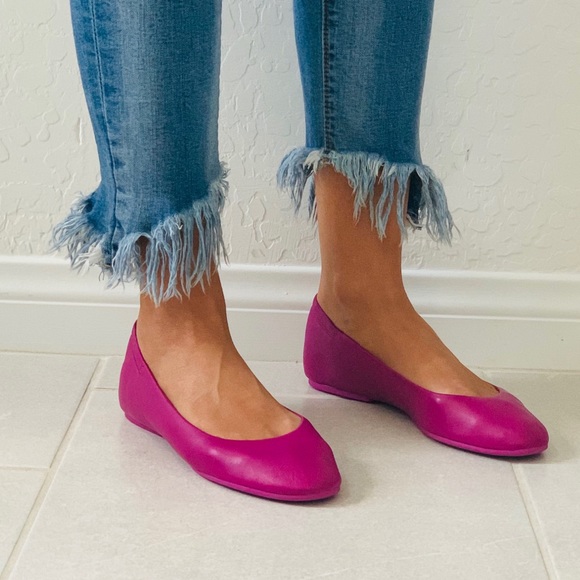 NIB Magenta Butter Soft Leather Ballet Flats - Picture 6 of 7